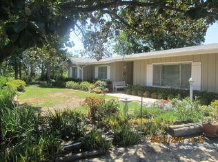 907 S Stage Coach Ln, Fallbrook, CA 92028