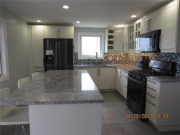 2nd image of 5622 Glen Hill Dr