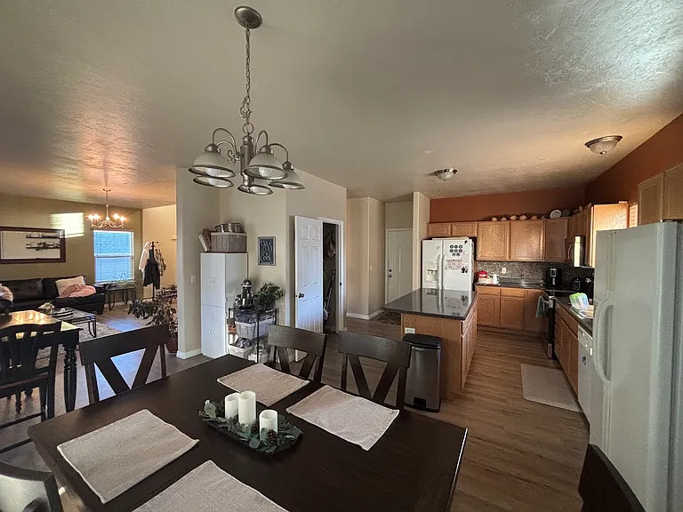 1123 S 1410 E — Photo 10