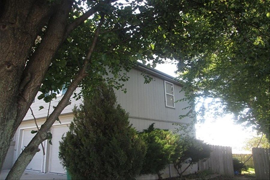 2nd image of 213 S Pelham Path