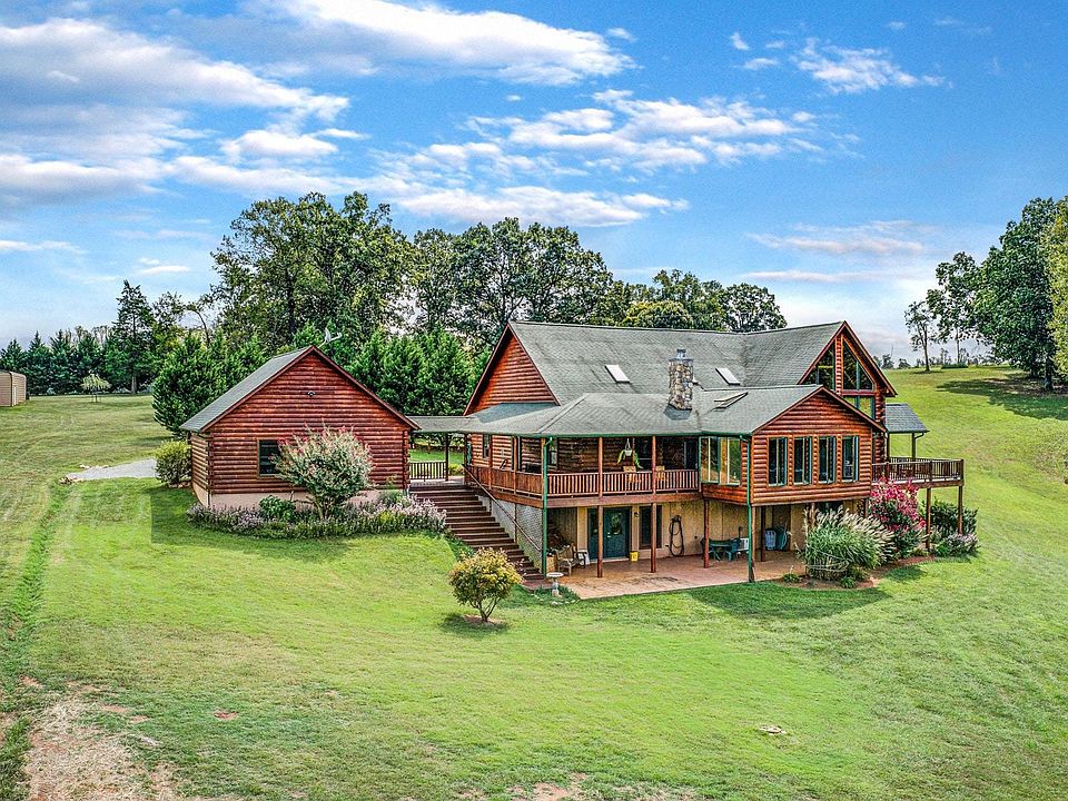 1st image of 517 Pleasant Valley Ln
