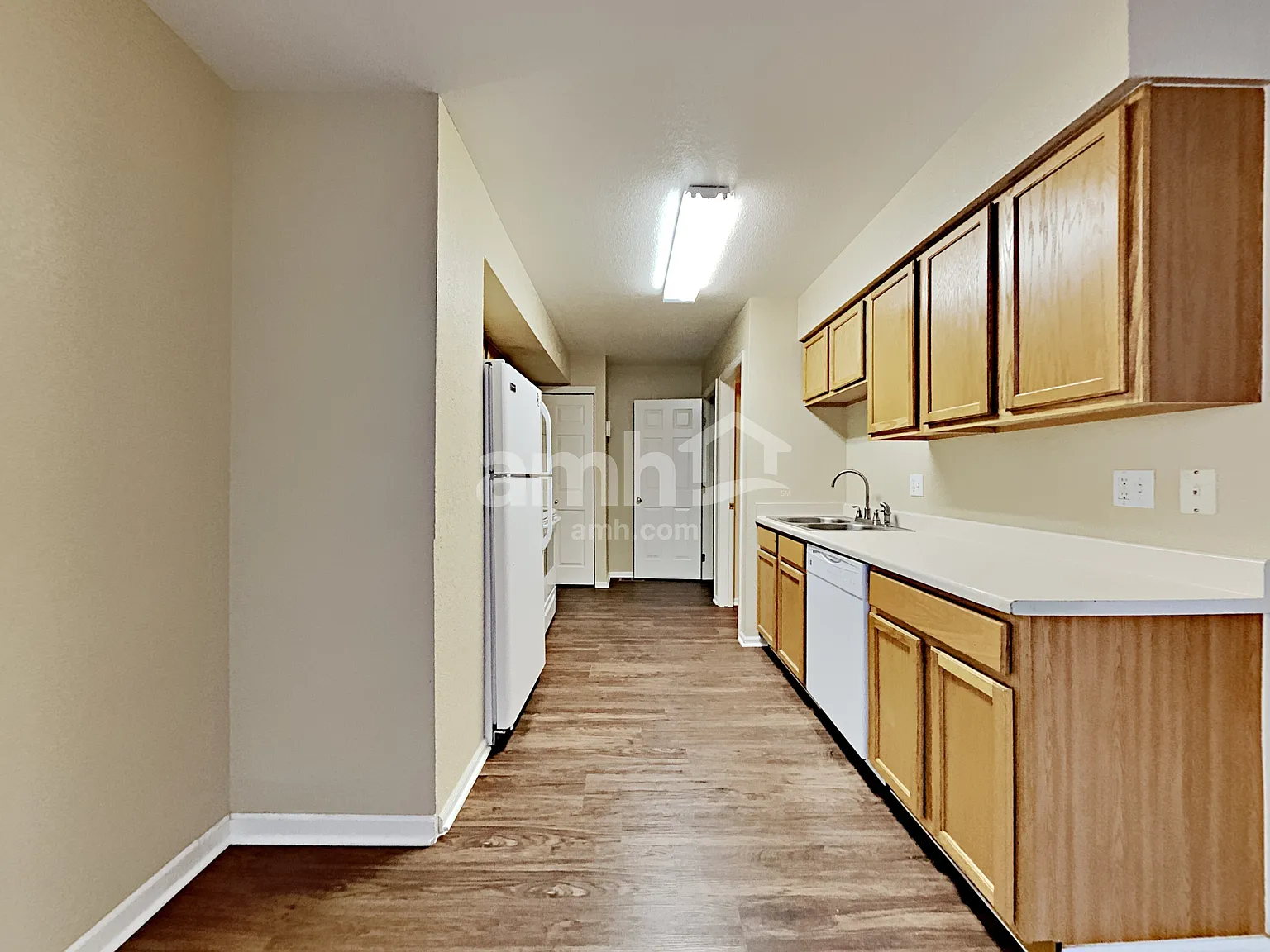 3 bed, 2.5 bath, 1284 sqft, $2,505 — Photo 4