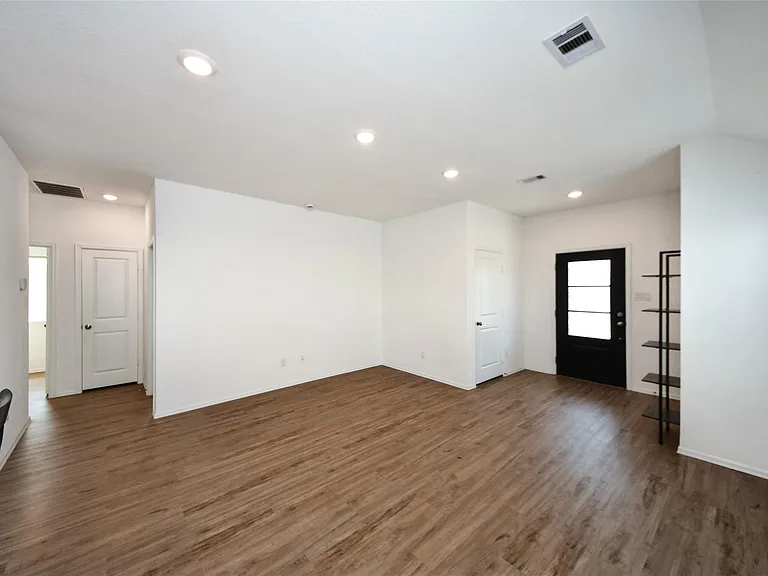 19348 Villa Mesa Dr — Photo 7