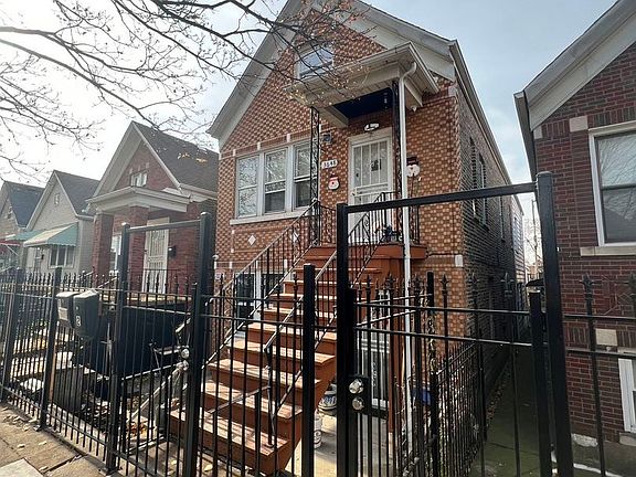 2nd image of 3648 S Hermitage Ave