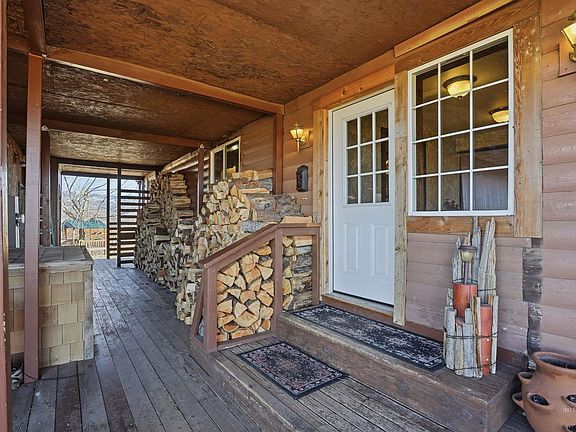 2nd image of 1252 Mesa Rd