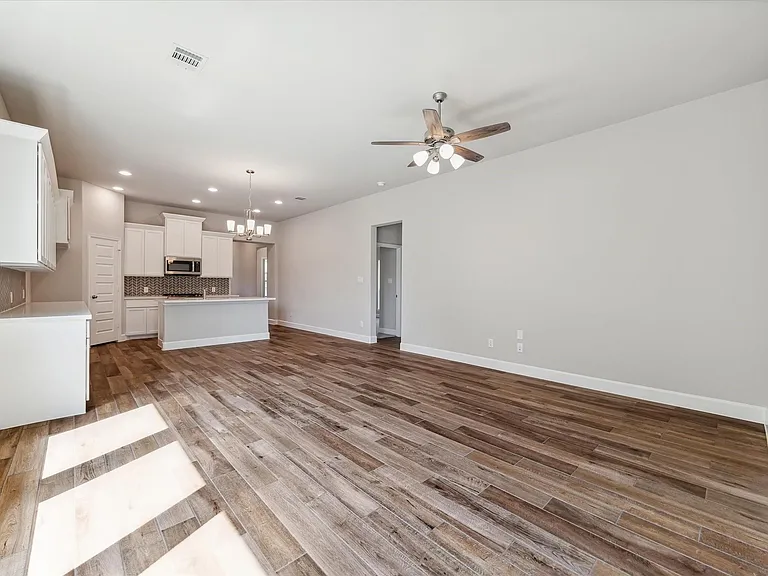 1309 Wicklow Forest St — Photo 4