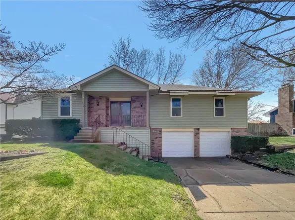 512 NW Brad Cir, Blue Springs, MO 64014