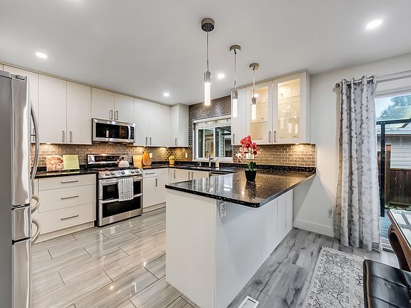 4th image of 20461 Deniza Ave