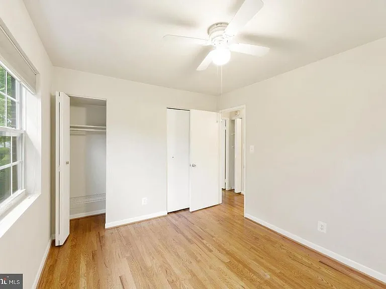 1747 Great Falls St — Photo 8