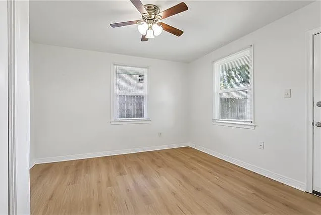 212 Claiborne Ct — Photo 11