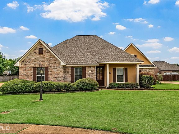3rd image of 305 Tottenham Ct
