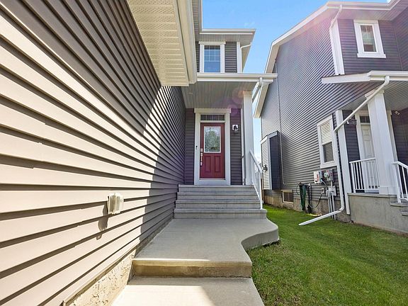 3rd image of 93 Sheppard Way