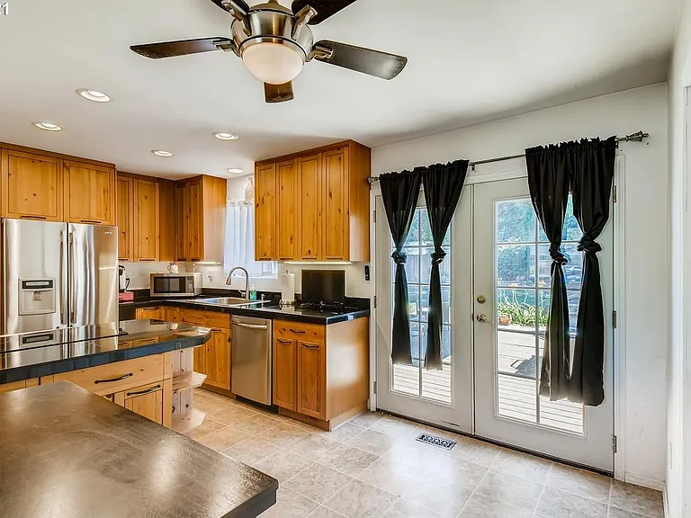 17902 SW Tamara Ave — Photo 7
