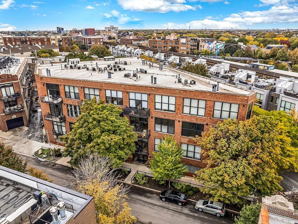 1st image of 2210 W Wabansia Ave APT 207