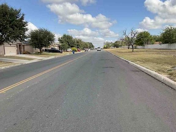 Exterior Neighborhood (street photo)