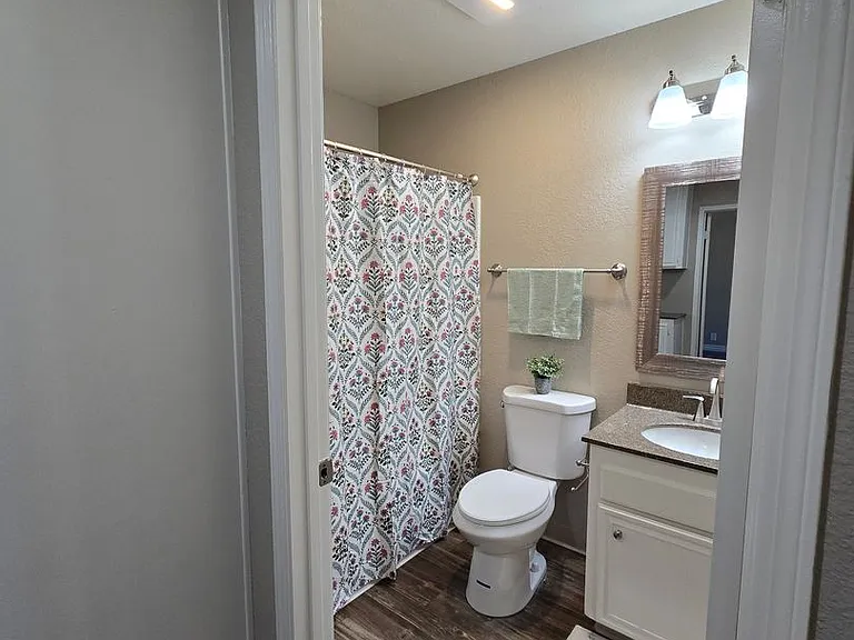 Lakeshore Terrace — Photo 20