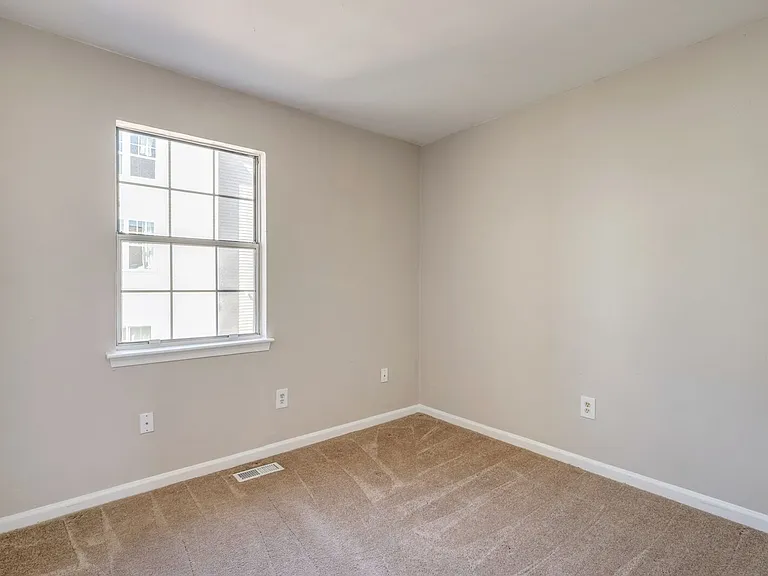 436 Peregrine St — Photo 30