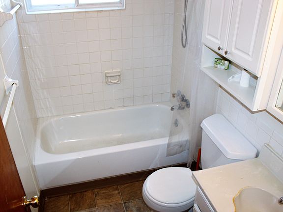 5th image of 12839 Couwlier Ave