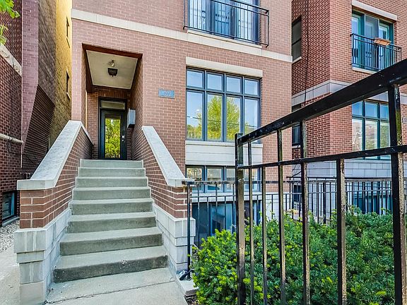 2nd image of 2633 W Belmont Ave Unit 1