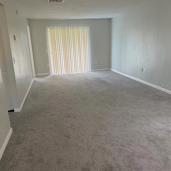 105 Cory Ln — Photo 4
