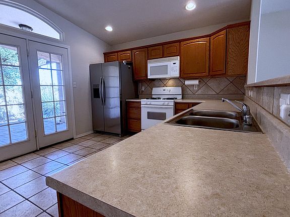 5th image of 8211 Santa Clarita St NE