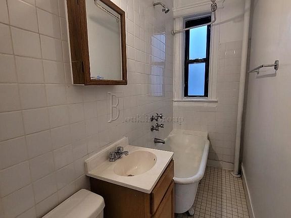 2nd image of 30-40 32nd St #14