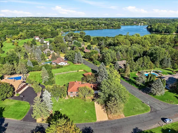 5431 Hilltop Ave N, Lake Elmo, MN 55042