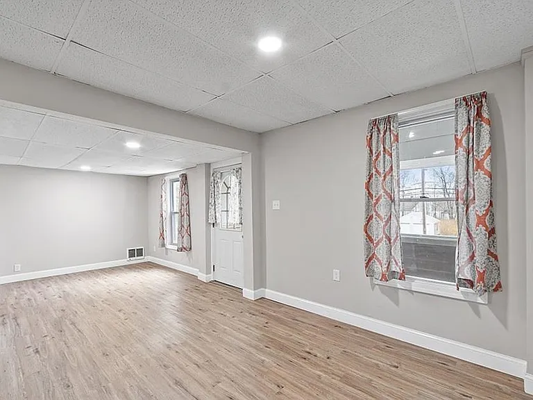 92 Maple St #2 — Photo 5