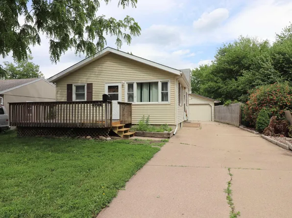 1706 N Jessica Ave, Sioux Falls, SD 57103