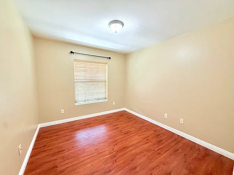 25911 Sandstone Ln — Photo 7