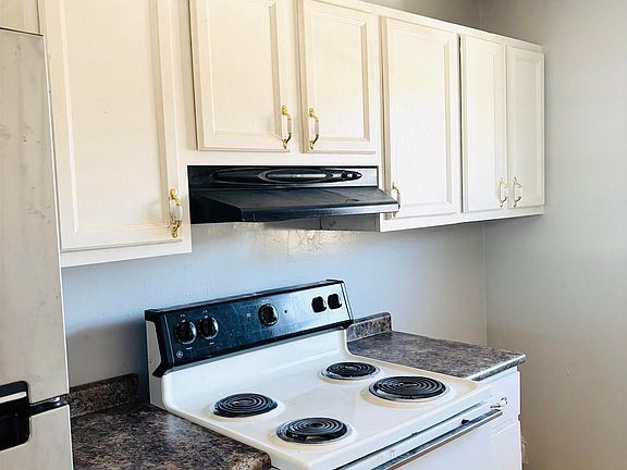 4th image of 732 Avenue F APT F