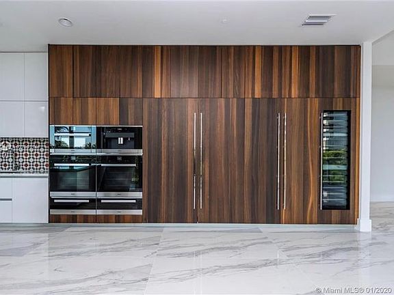 4th image of 2675 S Bayshore Dr Unit 401S