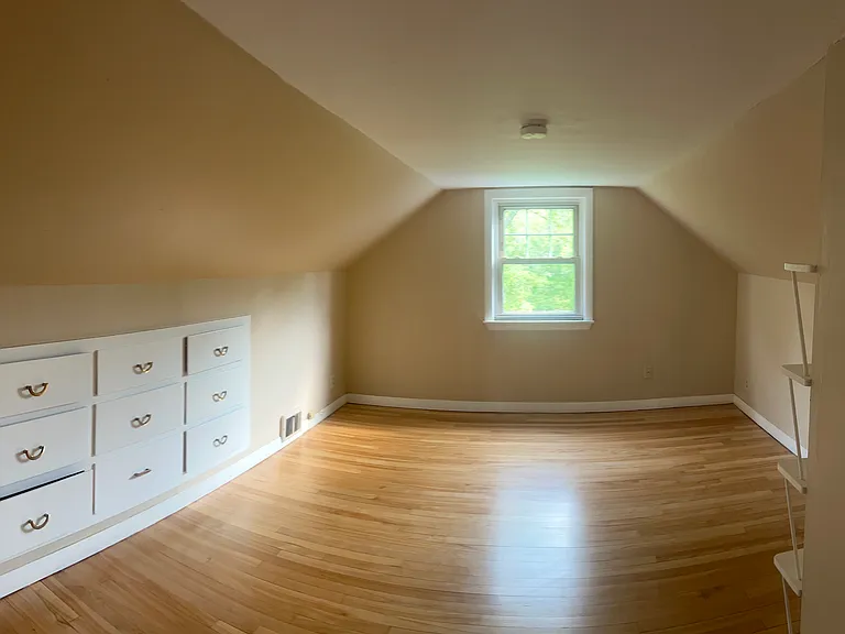 316 Russell St — Photo 7