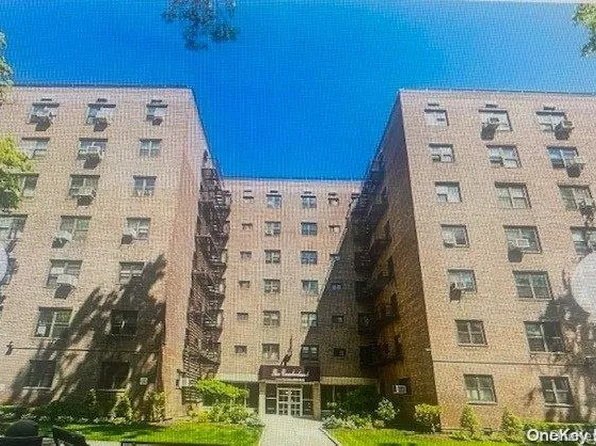 87-40 Francis Lewis Blvd #A45, Queens Village, NY 11427