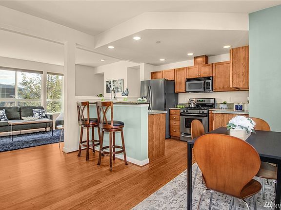 4th image of 1768 24th Ave NE