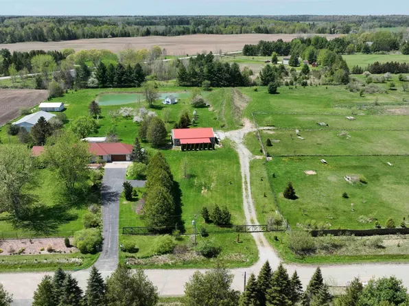 631 N Kobs Rd, Tawas City, MI 48763