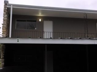 6426 Hansen St, Groves, TX 77619