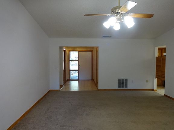 4th image of 8210 Bluestar Cir