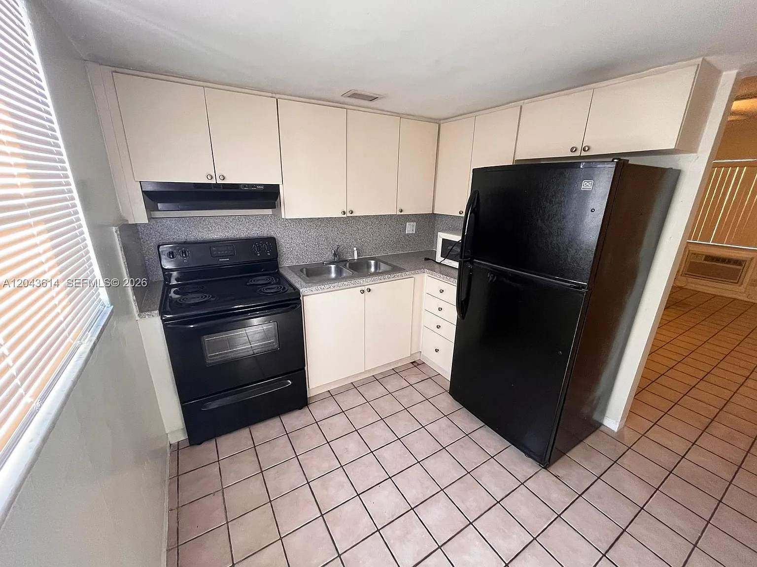Edgewater Beach Condo — Photo 3