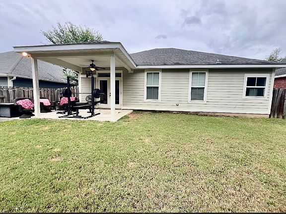 2nd image of 2921 Cayson Rdg