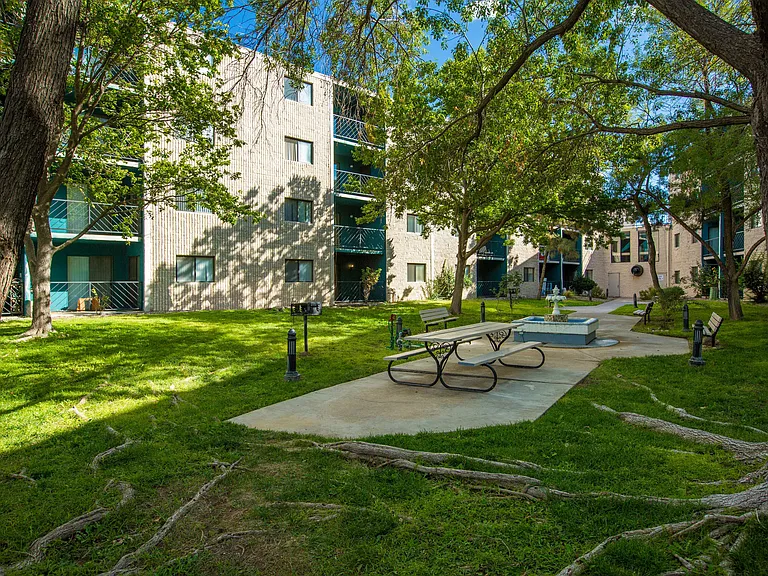 Glo Apartments — Photo 12