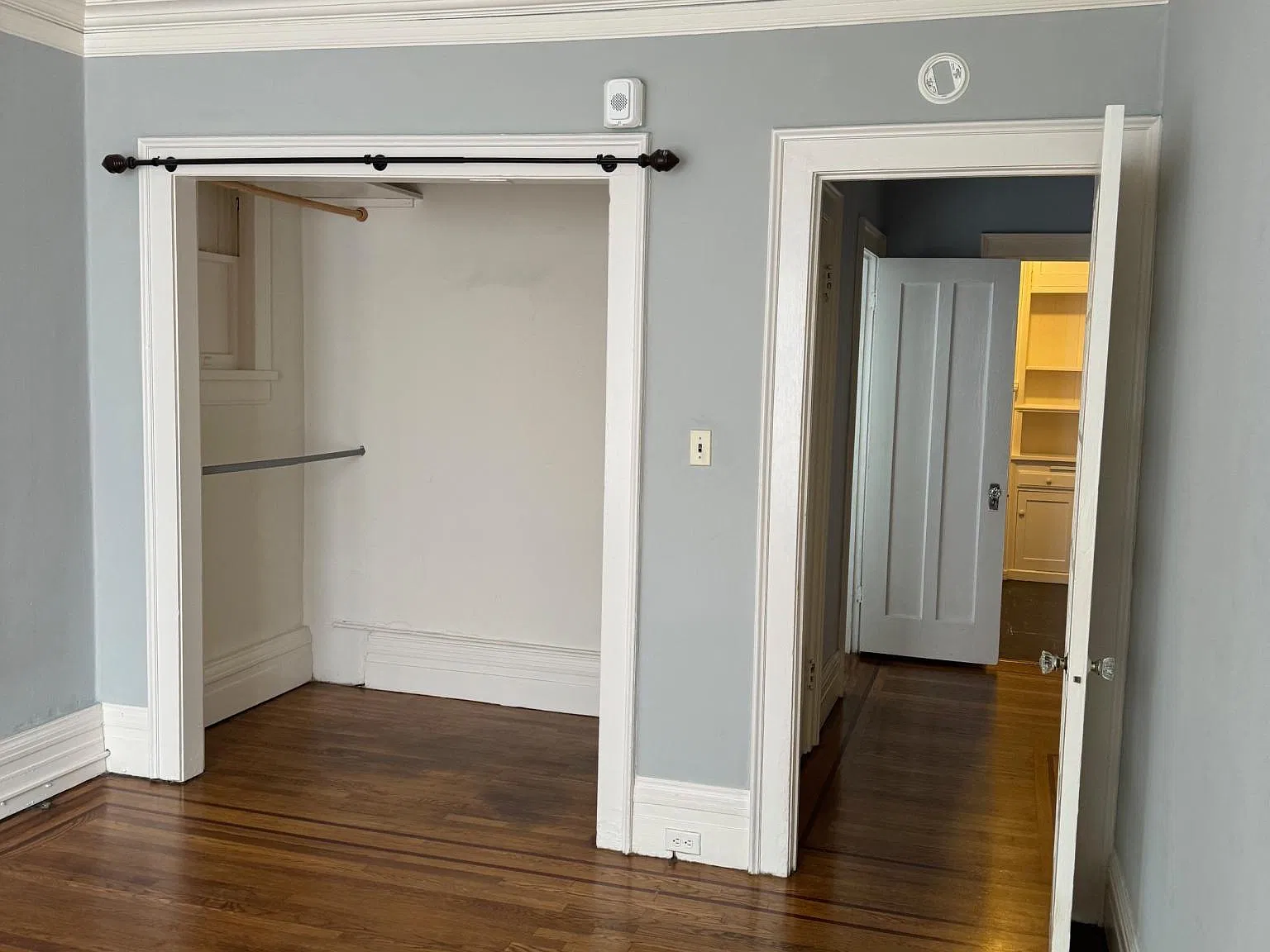 Studio, 406 sqft, $2,695 — Photo 3