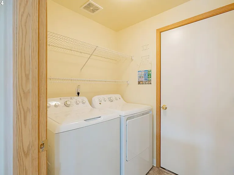 3709 NE 84th St — Photo 25