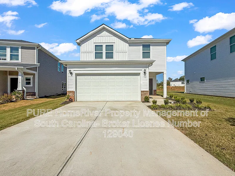 4 bed, 3.0 bath, 2100 sqft, $2,150 — Photo 1