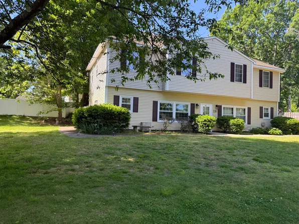 28 Crestview Dr #Lhs, Westborough, MA 01581