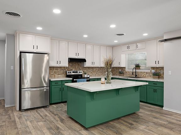 2nd image of 2316 W Palm Cir