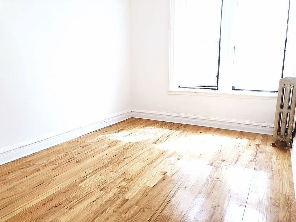 1st image of 2302 29th Ave APT 1R