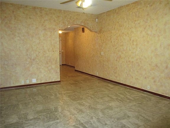 3rd image of 1201 Beechwood Dr