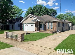 608 West St, Washington, IL 61571