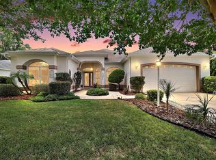 542 Loma Paseo Dr, Lady Lake, FL 32159